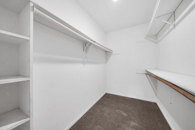 Building Photo - Beautiful 3 bed 2 bath in Sterling Green!