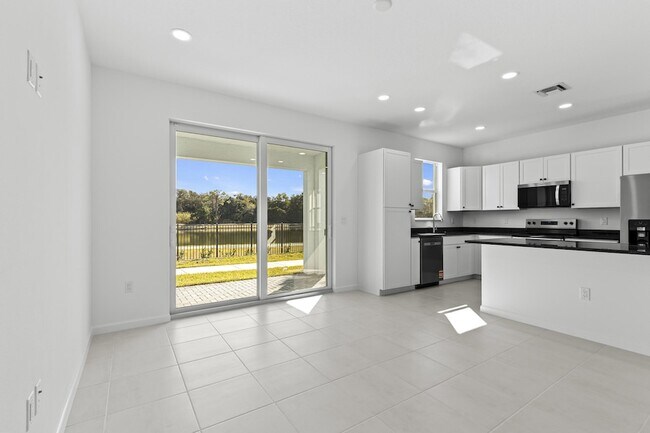 Building Photo - 4404 Longwood Lk Sq