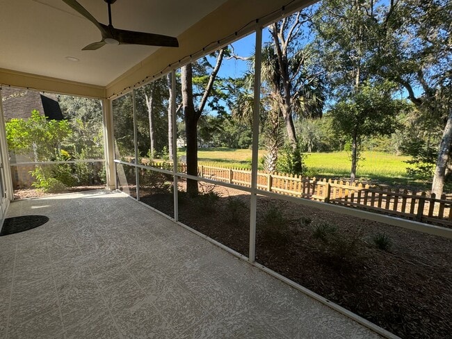 Building Photo - Stunning 3/2 in Haile