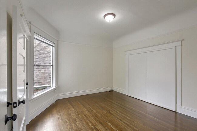 Building Photo - 12th Ave 1340-1342