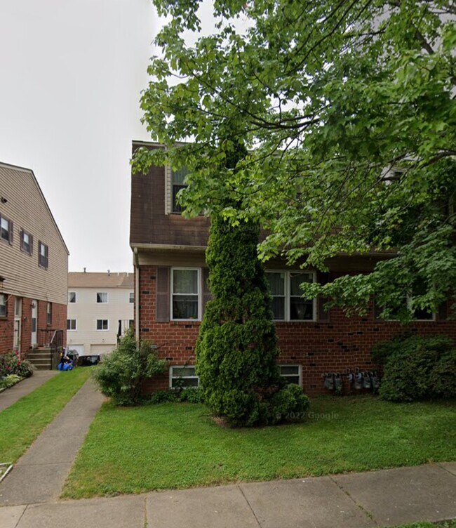 Building Photo - 1710 Tracey St