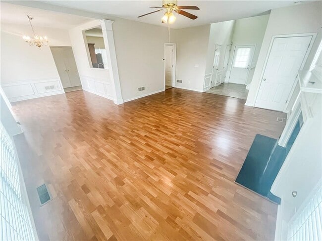 Building Photo - 140 Calborne Ct