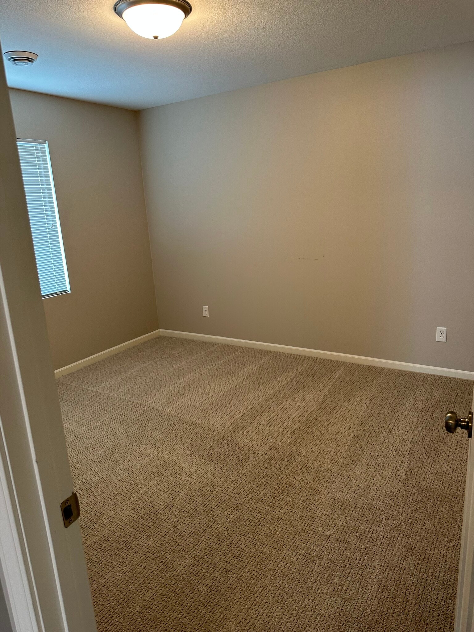 Building Photo - 208 25th St SE