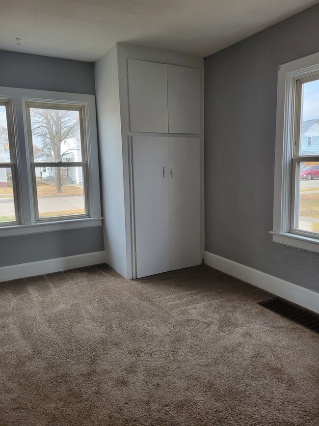 Building Photo - 610 N 18th St