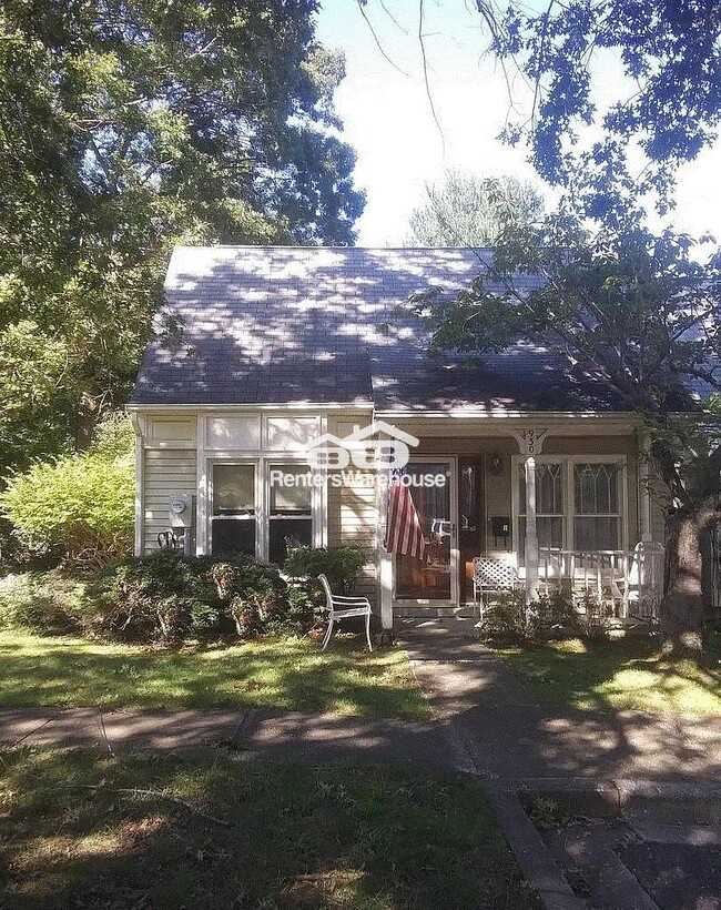 Building Photo - 930 Riversedge Cir