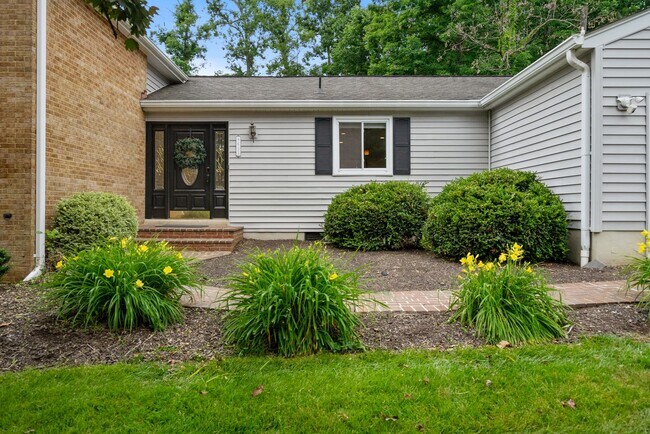 Building Photo - 9633 Cinnamon Creek Dr
