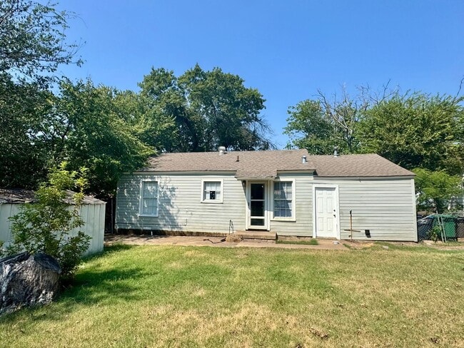 Building Photo - 3617 Bonnie Dr