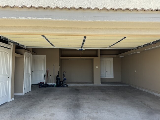 Building Photo - 682 La Melodia Dr