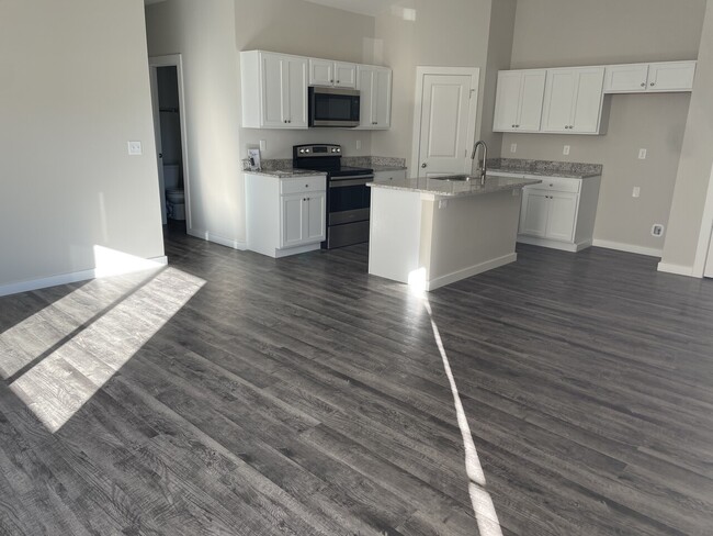 Building Photo - Goddard Duplex