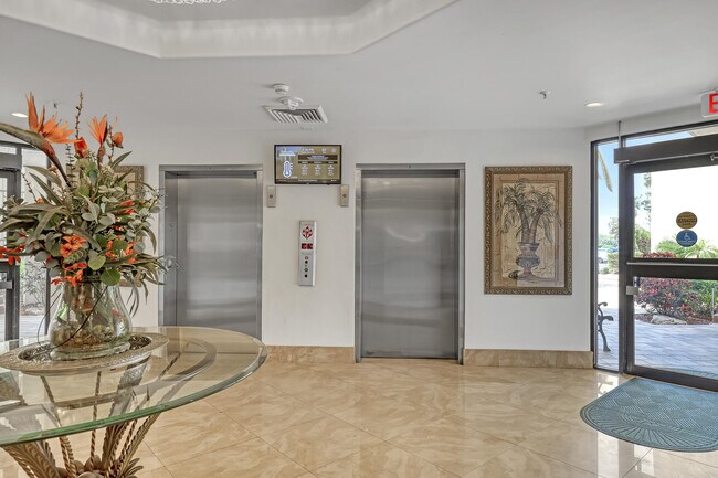 Building Photo - 9550 S Ocean Dr