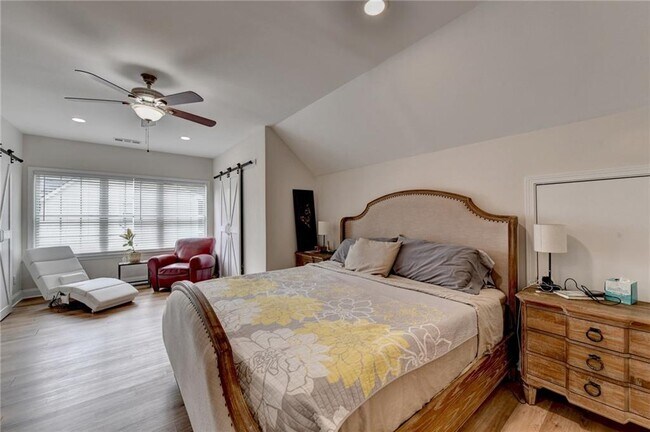 Building Photo - 6604 Destiny Dr SE