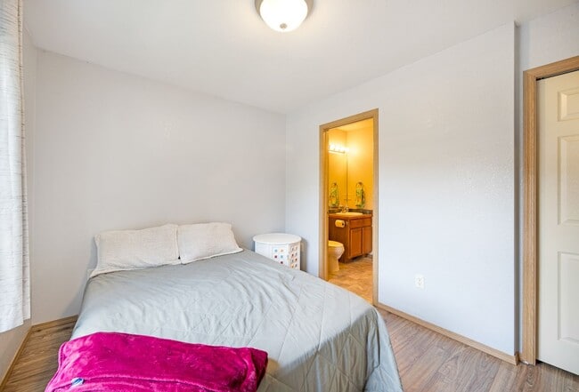 Building Photo - Gorgeous 4 Bed / 3 Bath Home on Hermione Lane!