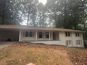 Building Photo - 2397 Sunset Dr NE