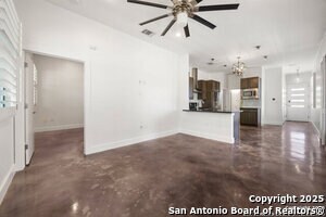 Building Photo - 1542 N Alamo St