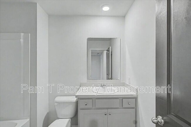 Building Photo - 140 Birch Cir