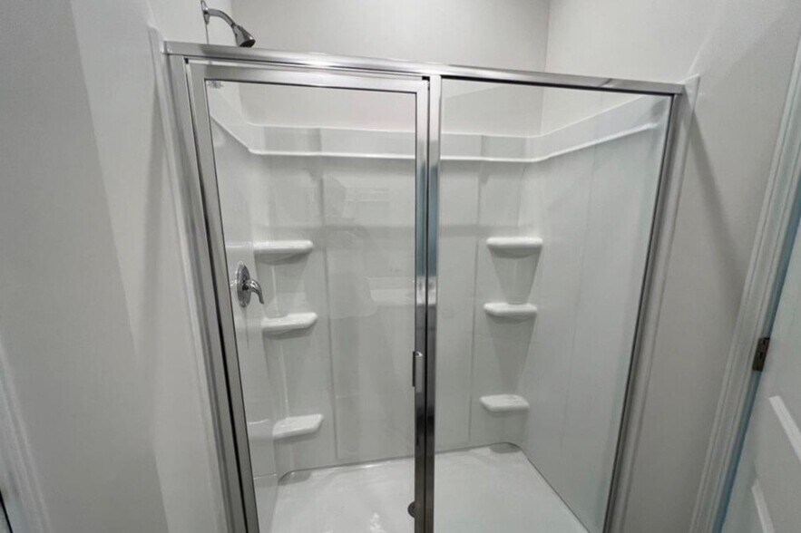 Building Photo - 1924 Vanderlyn St