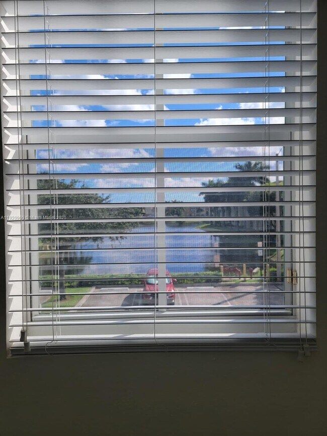 Building Photo - 10870 NW 88th Terrace