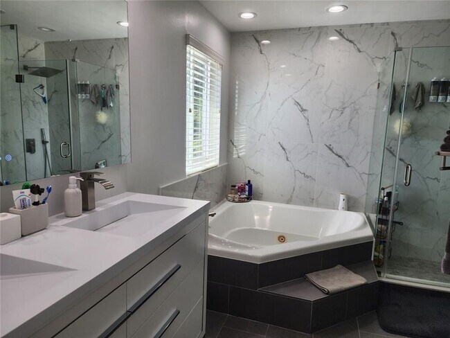 Building Photo - 9700 SW 16th Ct