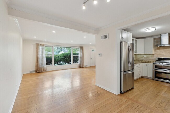Building Photo - 9225 Karlov Ave
