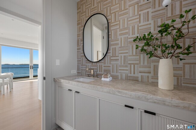 Building Photo - 14 Cockenoe Dr