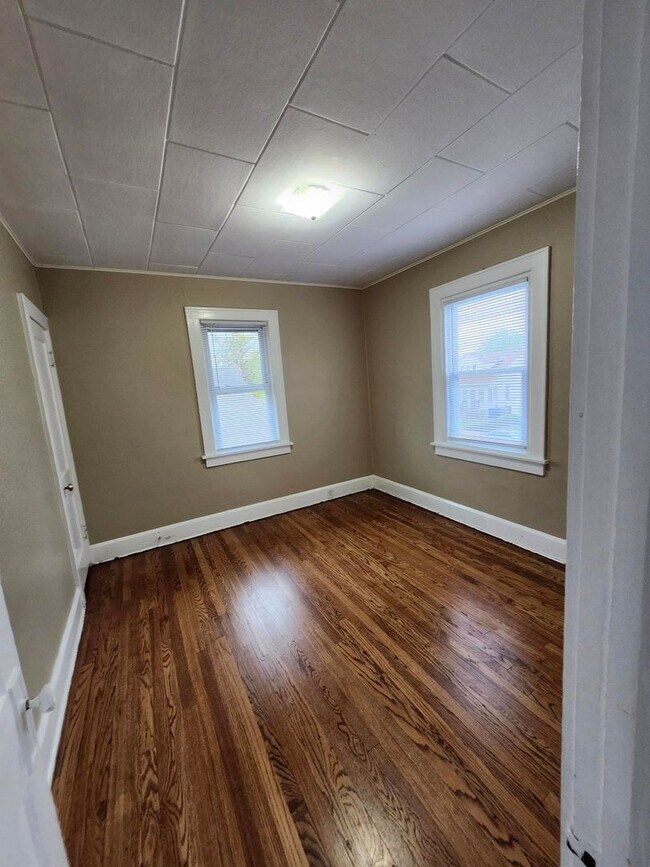 Building Photo - Duplex at 7101-7103 27th Avenue