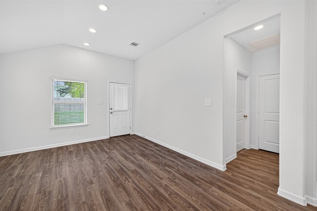 Building Photo - 5415 Tourmaline Wy