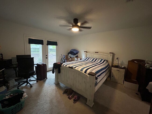 Building Photo - High-End Haughton Home