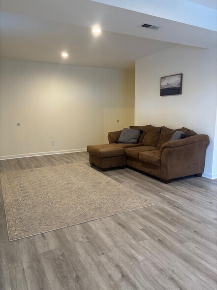 Building Photo - 19917 Knollcross Dr