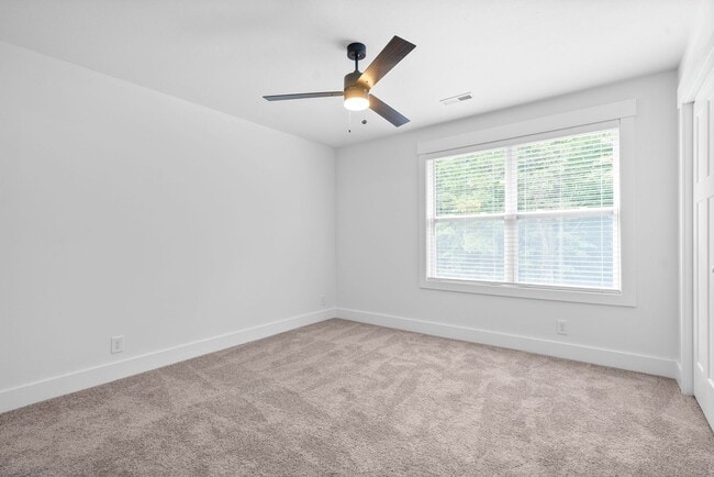 Building Photo - Luxury Townhome For Rent Near Billy Dunlop...