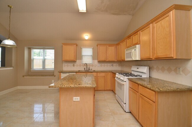 Building Photo - 4510 Regal Dr