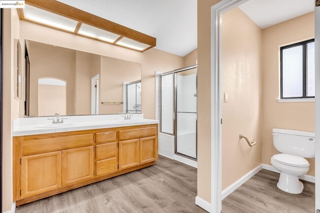 Building Photo - 4820 Ridgeview Dr
