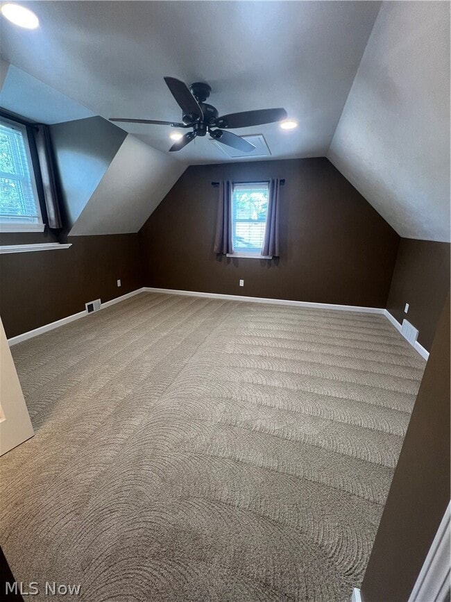 Building Photo - 1945 Chatam St