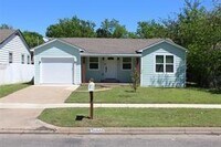 Building Photo - 1505 N Ross Ave