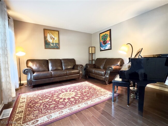 Building Photo - 5825 Nicholson Dr
