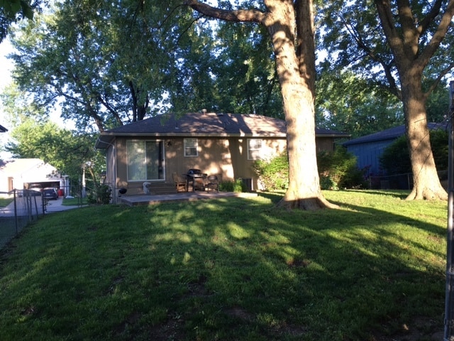 Building Photo - 1906 N Ponca Dr