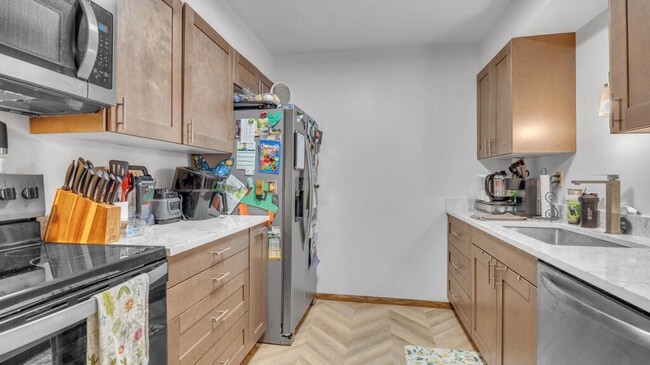 Building Photo - 615 Michigan Ave