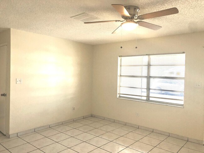 Building Photo - BUENAVENTURA LAKES - 2 BEDROOM, 2 BATHROOM HOUSE