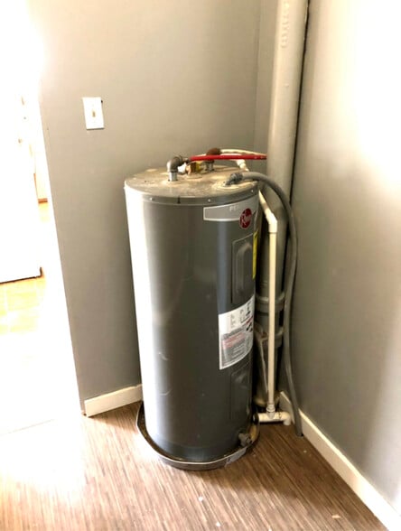 Water tank is inside large pantry - 601 J Street
