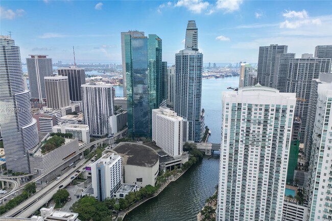 Building Photo - 92 SW 3rd St