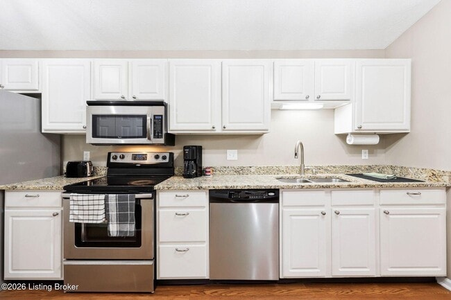 Building Photo - 10401 Trotters Pointe Dr