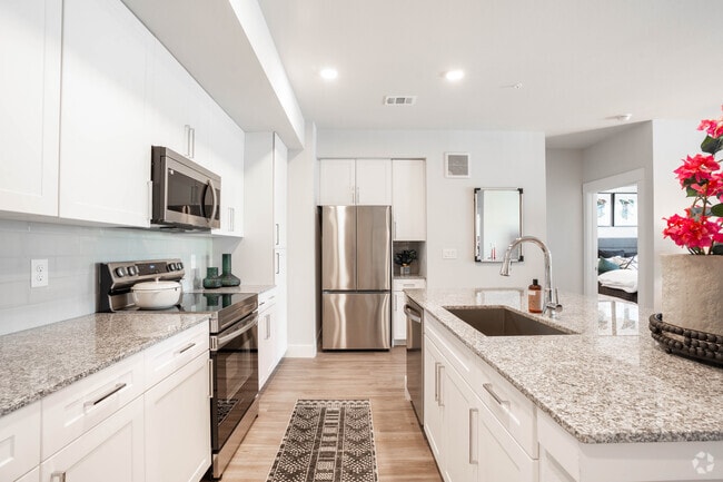 Interior Photo - Broadstone EADO