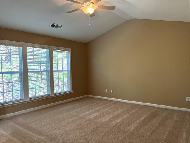 Building Photo - 3413 Stoneham Dr NW