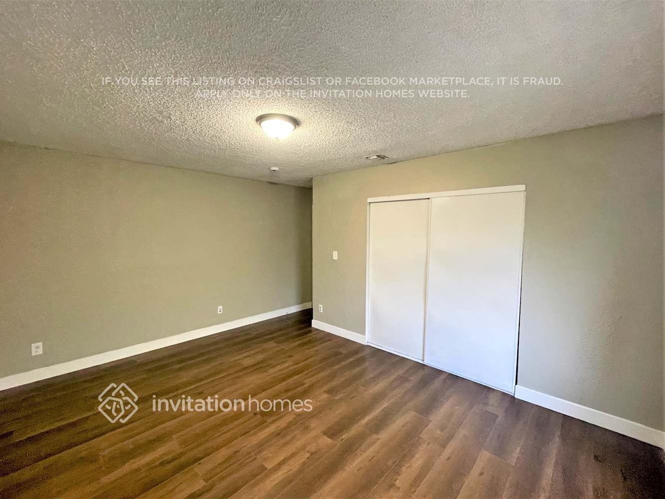 Building Photo - 9233 Kewen Ave