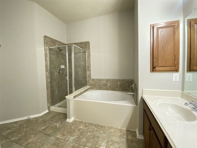 Building Photo - 13675 Fall Harvest Dr