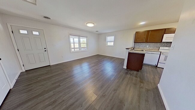 Building Photo - Single Family Home