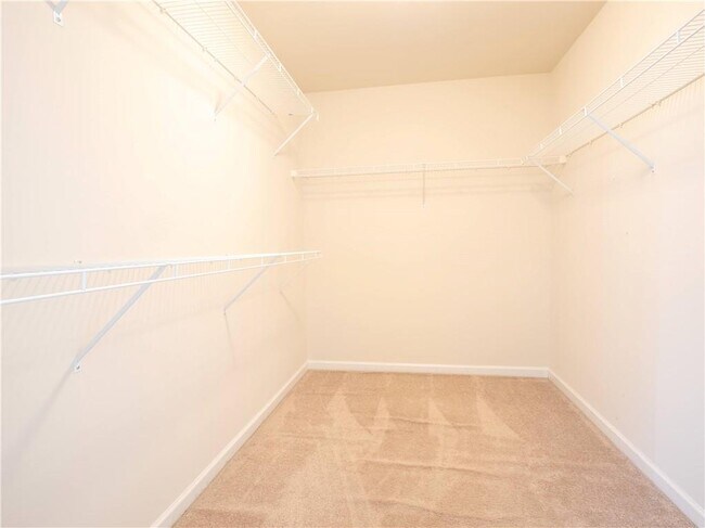 Building Photo - 4550 Farmstead Dr