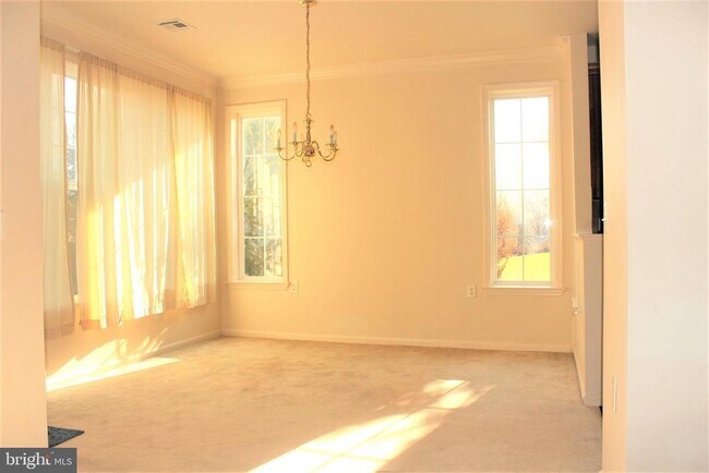 Building Photo - 611 Masterson Ct