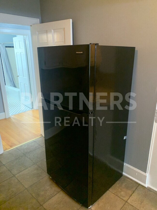 Building Photo - 3283 Gilmer Ave