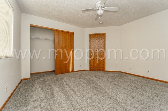Building Photo - Bright and Spacious 4 Bedroom Home | Bellevue