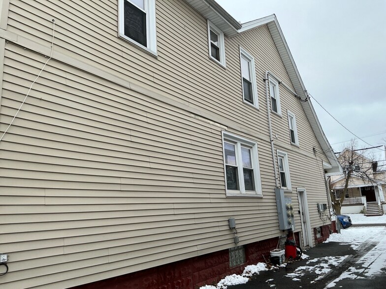 Building Photo - 117 Bloomfield Ave